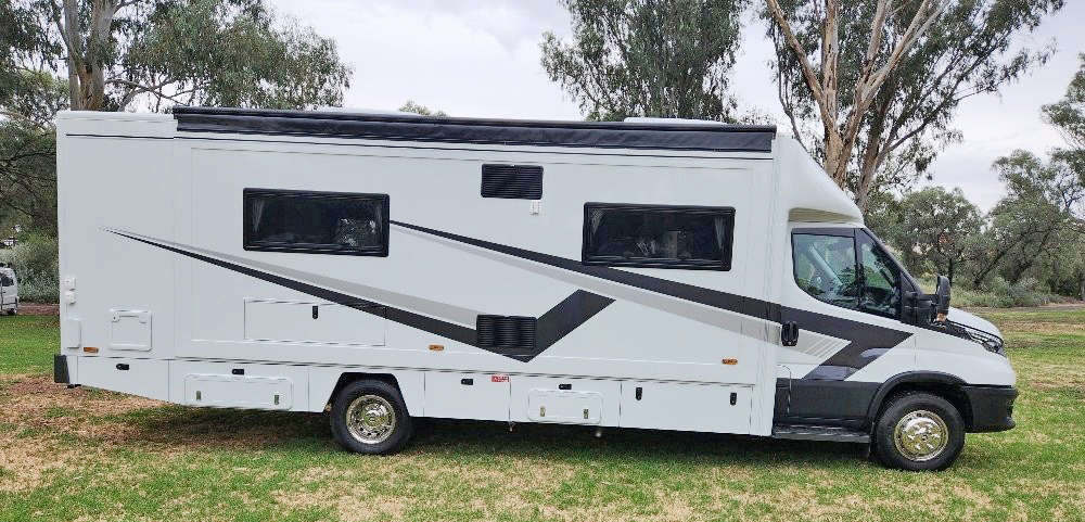 2802SL Double slideout luxury motorhome